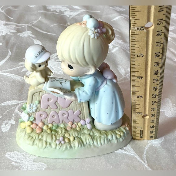 Adorable Precious Moments figurine titled "RV Haven' Fun Or What" collectible. - Picture 7 of 8
